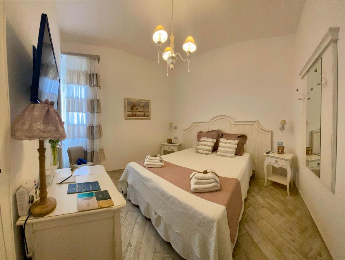 La Casa Di Ada E Gigi Vacanze 切萨雷奥港 外观 照片